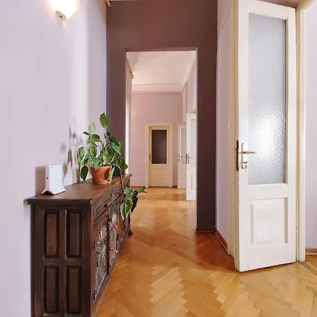 Guest house B7